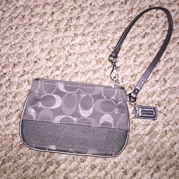 Coach Handbags - Coach wristlet