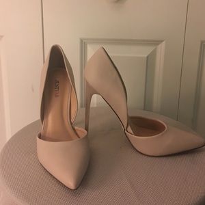 Nude Stiletto Pumps 4in heel