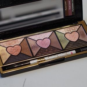 Too Faced Love Eyeshadow Palette
