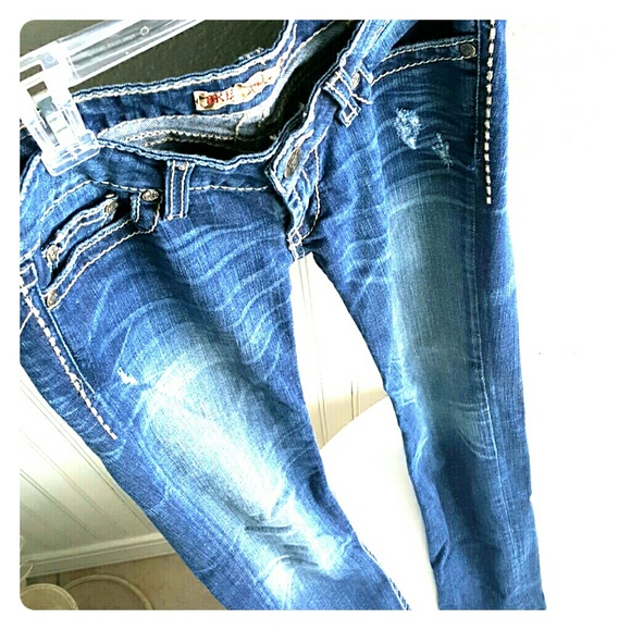 BKE Denim - Distressed BKE Stella Skinnys!