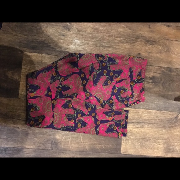 BNWT 🆕🆕🆕 PAISLEY ELEPHANT