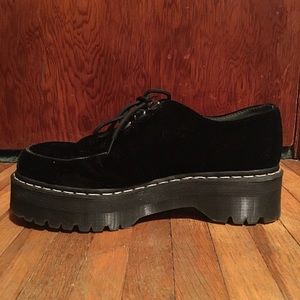 Dr. Marten's Black Velvet Aggy Creepers