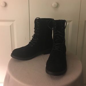 Women's suede feel boots