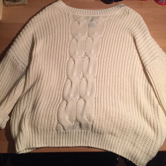 White sweater 3 quarter sleeved - Picture 1 of 1