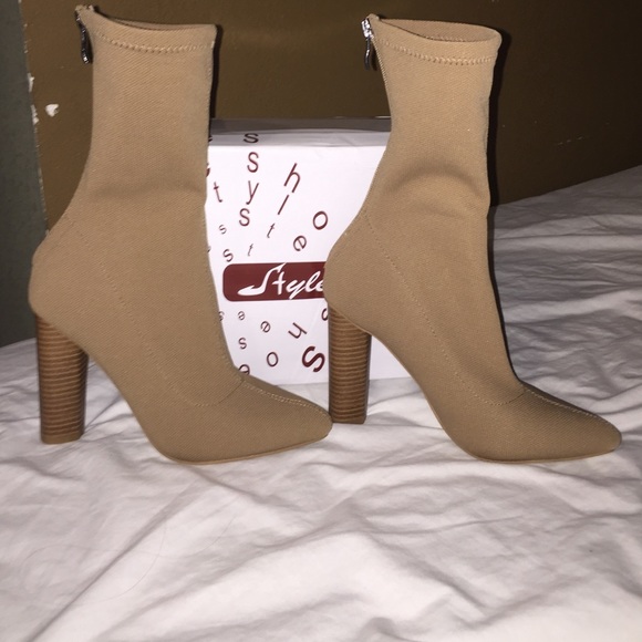 Sock ankle boots