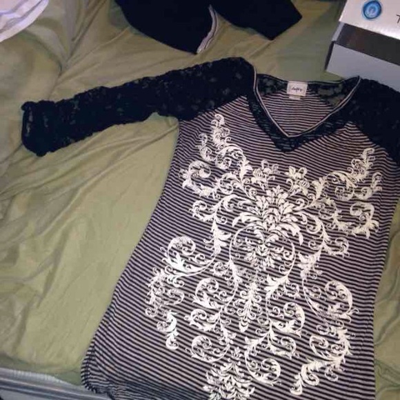 Half sleeve lace top