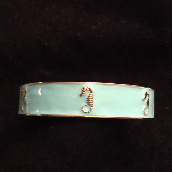 Fornash Hinged Seahorse Bracelet