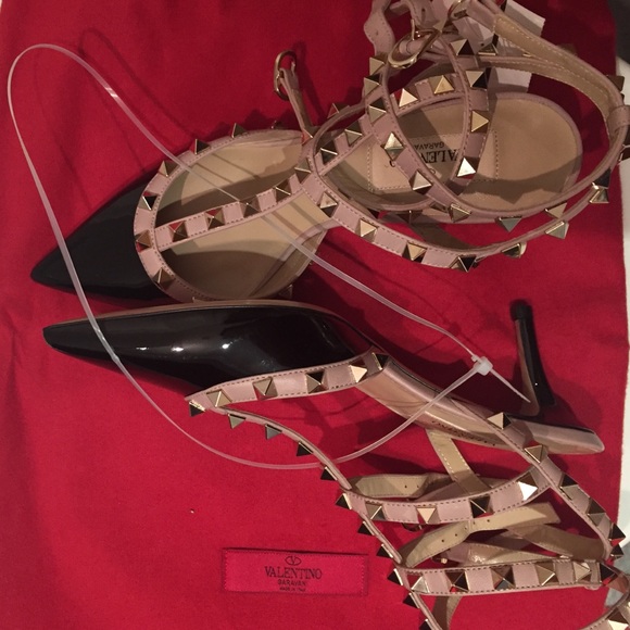 🎉🎉Brand New Authentic Valentino Rockstud pump.