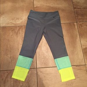 Nike 3/4 Capris