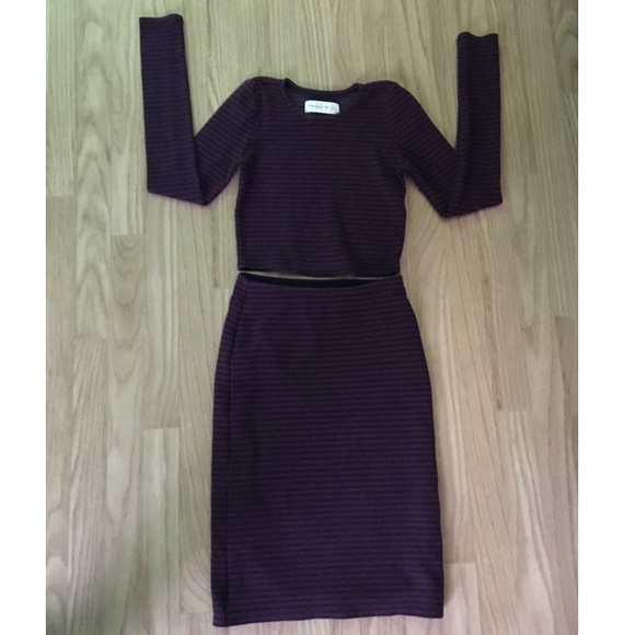 2 Piece A&F Long Sleeved Shirt High Waisted Skirt