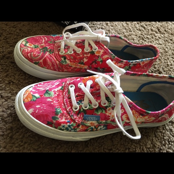 Flora vans