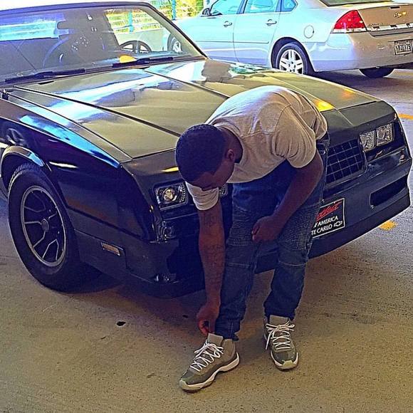 Meet your Posher, Jeremiah