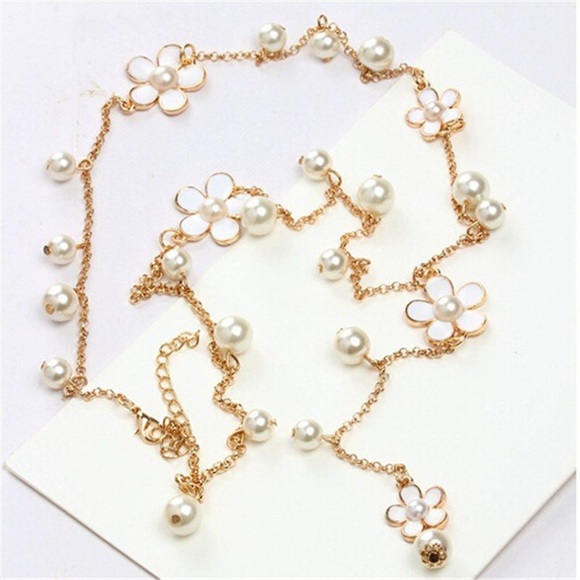 ❤️❤️cute gold flower necklace - Picture 2 of 3
