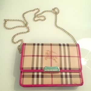 Burberry Clutch small.