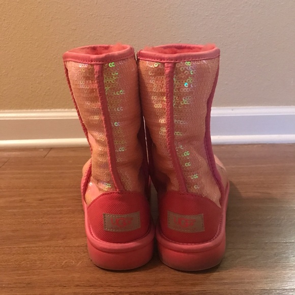 Sparkly pink uggs