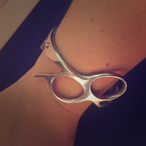 UNIQUE scissor bangle