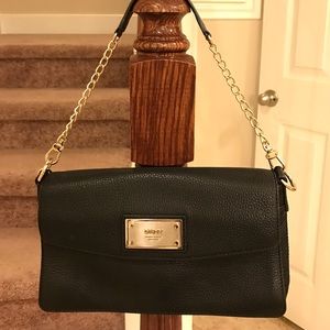 DKNY small shoulder bag, in black