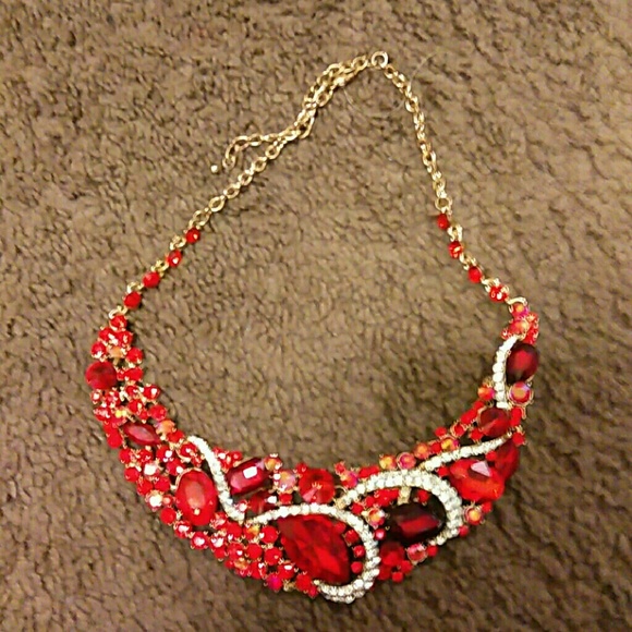Red necklace - Picture 1 of 1