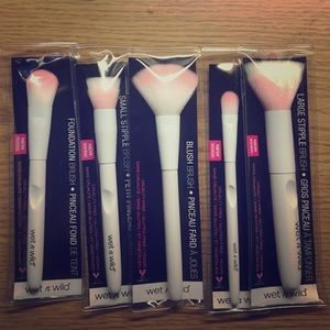 WetnWild Face Brush Set
