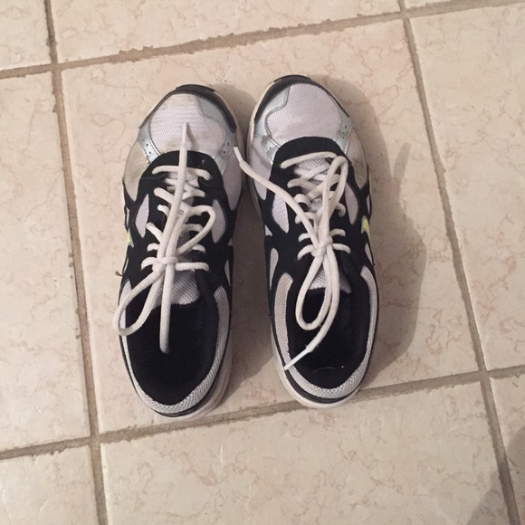 Women's size 5 nikes