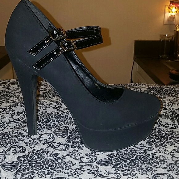 Mary Jane pumps