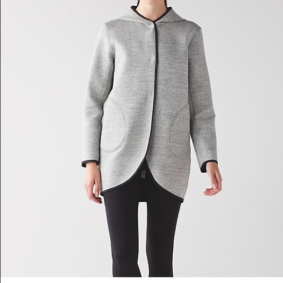 Lululemon City Bound Wrap
