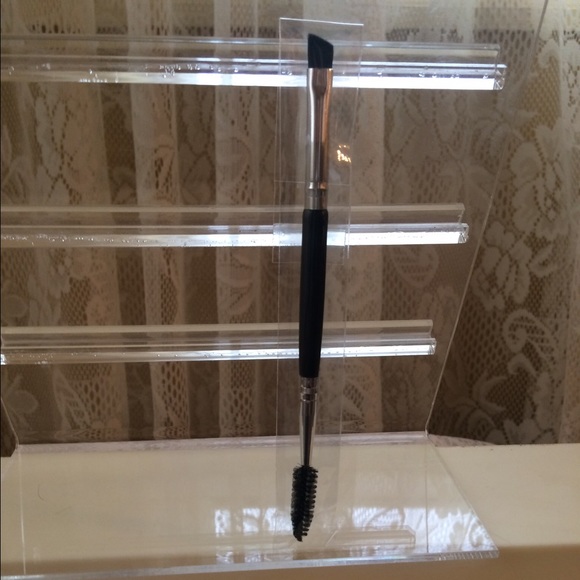 HOLIDAY SALE ❗️MAKEUP! Dual Ended Brow Brush❗️ - Picture 1 of 3