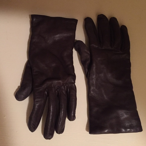 Henri Bendel Calfskin Leather Gloves