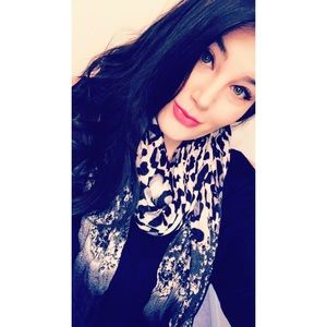 Meet your Posher, Noelle