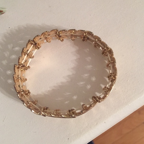 Gold leaf bracelet - Picture 3 of 3