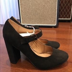 ✨✨ NWT • Women's Mary Jane Heels