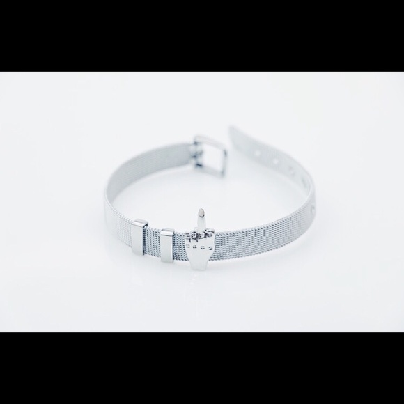 FU Middle Finger Bracelet - Picture 4 of 4