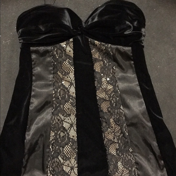 CACHE Unique Velvet Satin Overlay String Cami