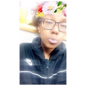 Meet your Posher, Candace