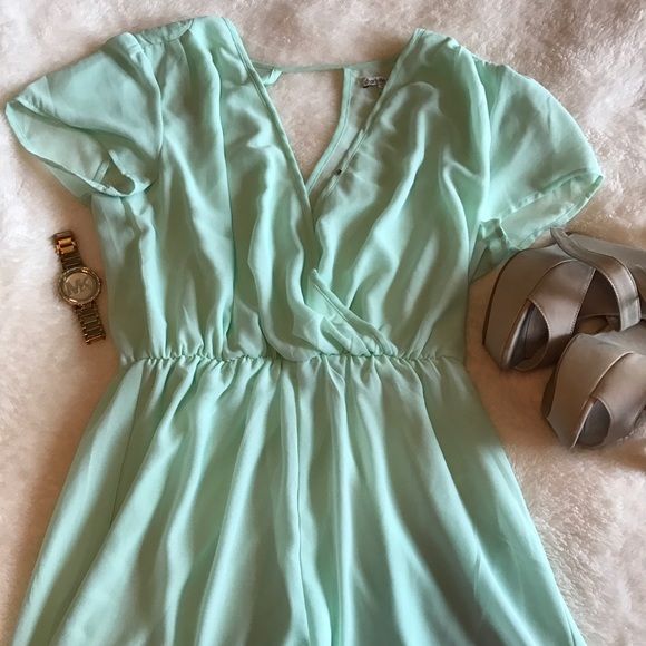 Charlotte Russe Romper - Picture 2 of 4