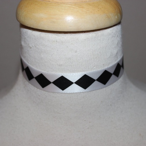Black and White Choker