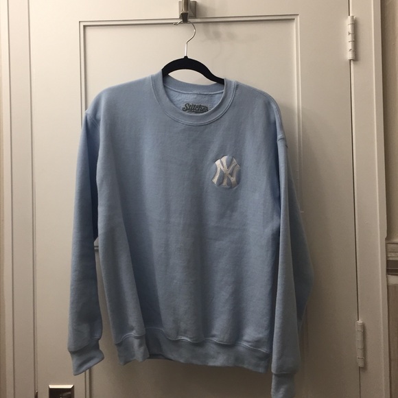 Blue Urban Outfitters New York Yankees sweatshirt