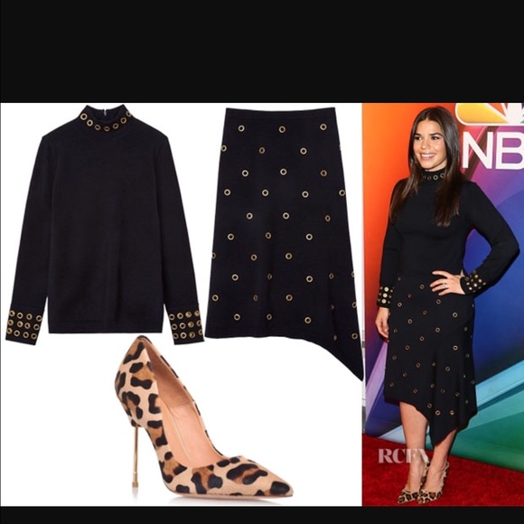 ❌❌sold❌❌Tory Burch sweater with gold eyelets - Picture 4 of 4