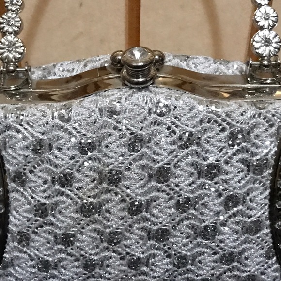 Sm White Wedding Day Purse w/Clasp - Seq &  Lace