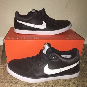 🚨SALE🚨EUC Nike Blazer Low