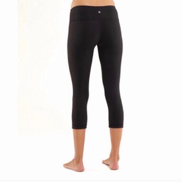 lululemon athletica Pants - Lululemon Cropped Wunder Under