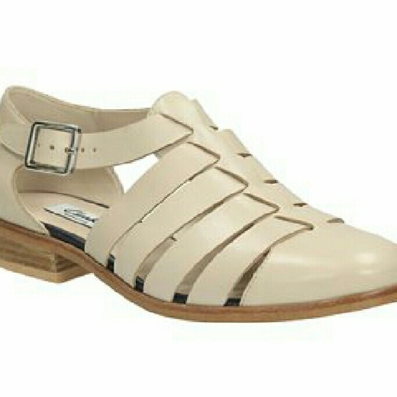 Clarks Hotel Bustle Flat Sandals Fisherman