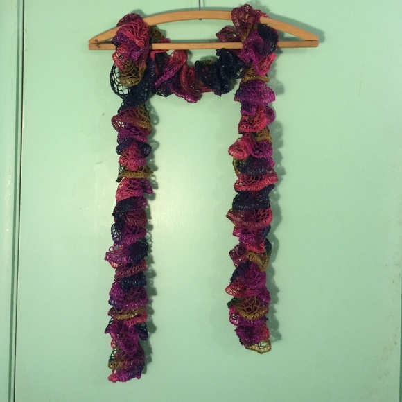Multicolored macramé Scarf