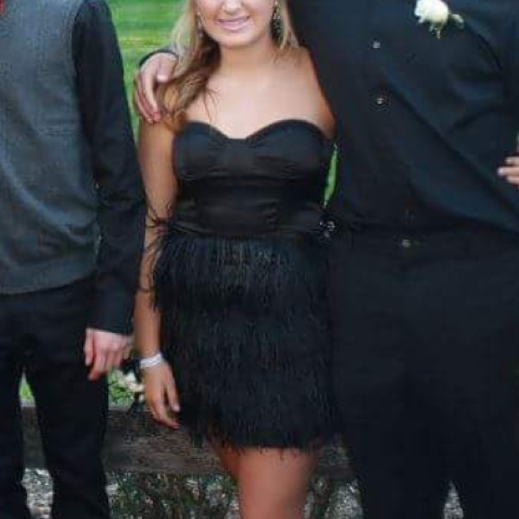 Black feather bottom dress short size Large