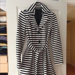 Forever 21 Black & White Striped Coat Size M