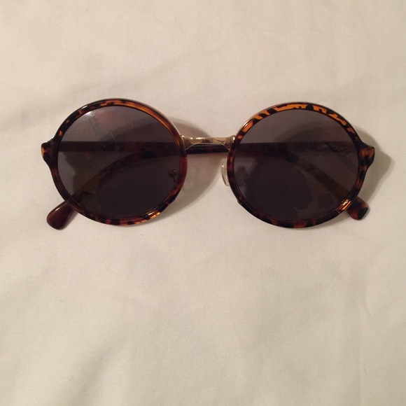 Circle Sunnies 🌞 (SOLD)