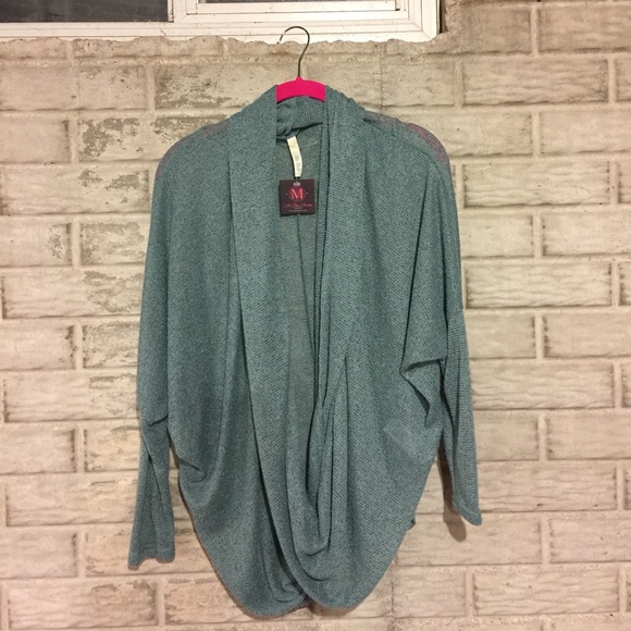 Blue green open front top