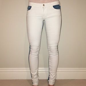 Koral blue and white two-toned jeans