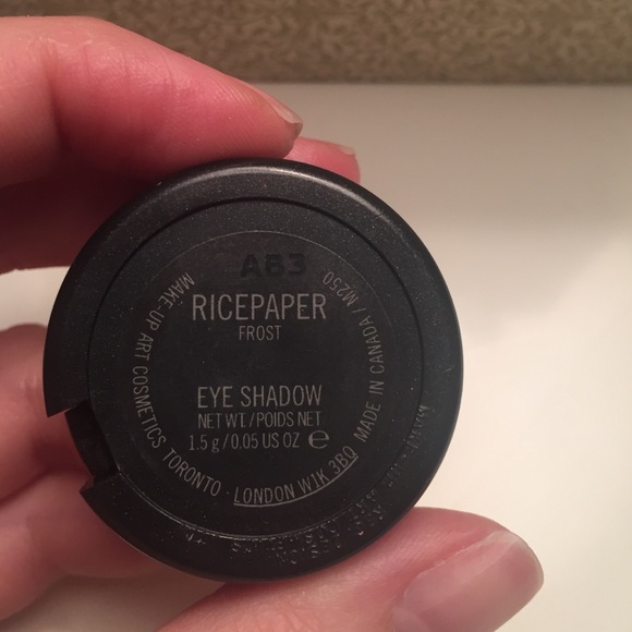 MAC eyeshadow and lipstick - Picture 3 of 3