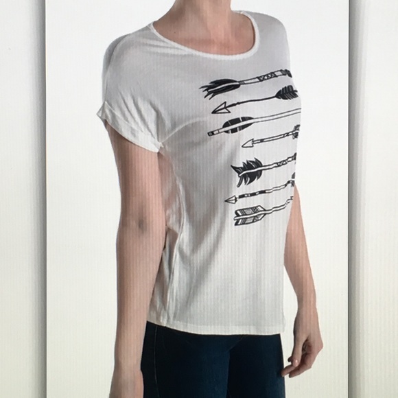 🐤White arrows🐤cuffed lightweight tee - Picture 2 of 4